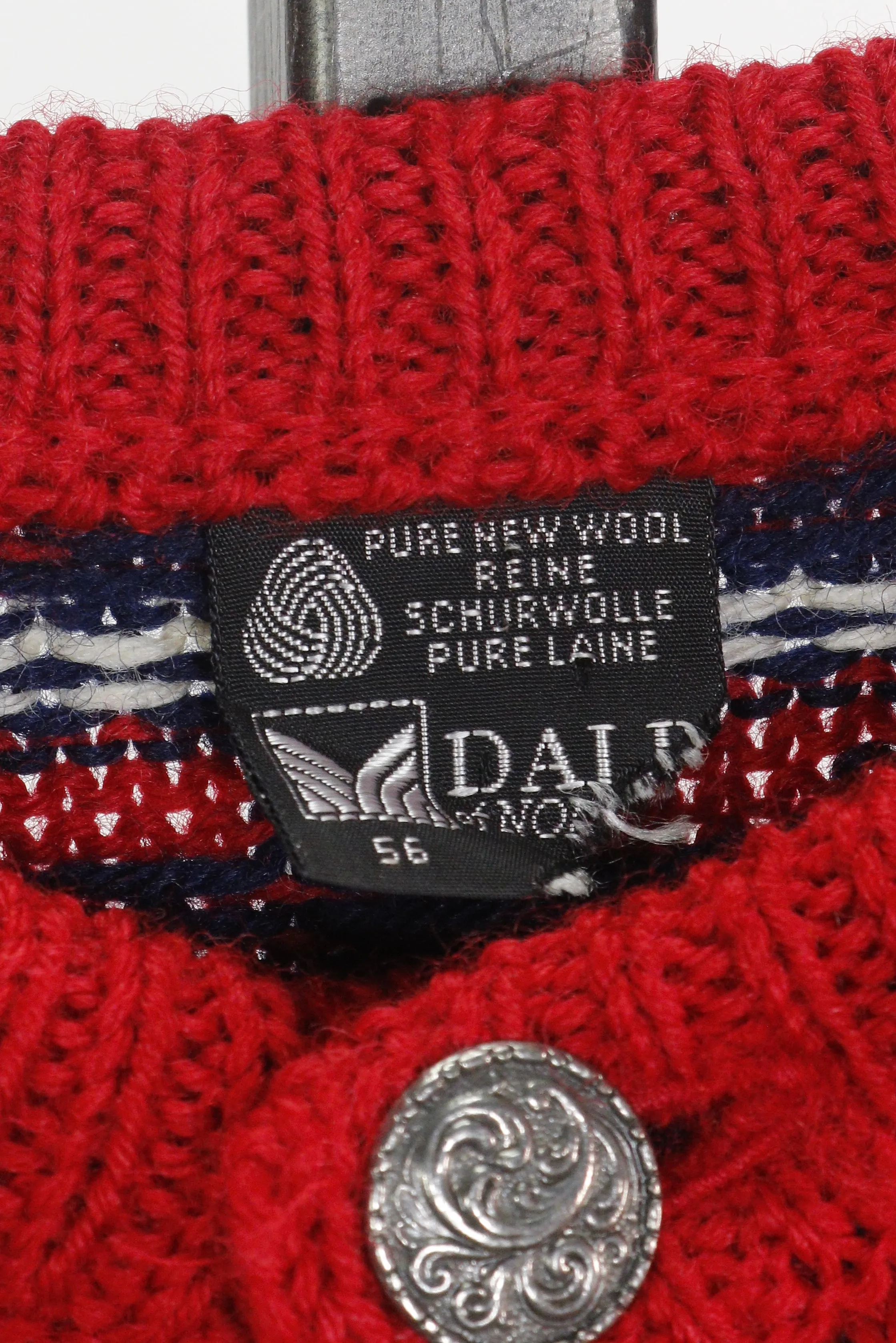 90s DALE of Norway Red/Navy Cardigan      XL